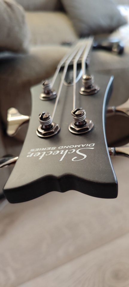 Schecter Stiletto Studio 4 de segunda mano · Foto 4 de 7 · Madrid · 750 €