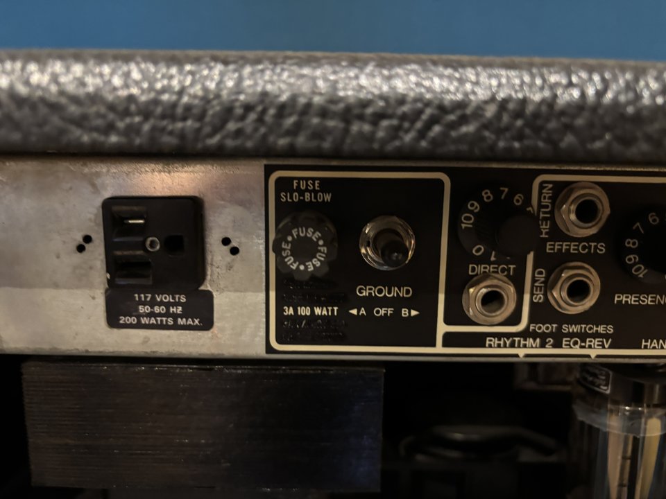 Mesa Boogie Mark III 3-Channel 100-Watt Guitar Amp Head 1988 - Blue Stripe + Flightcase de segunda mano · Foto 6 de 8 · Barcelona · 2500 €