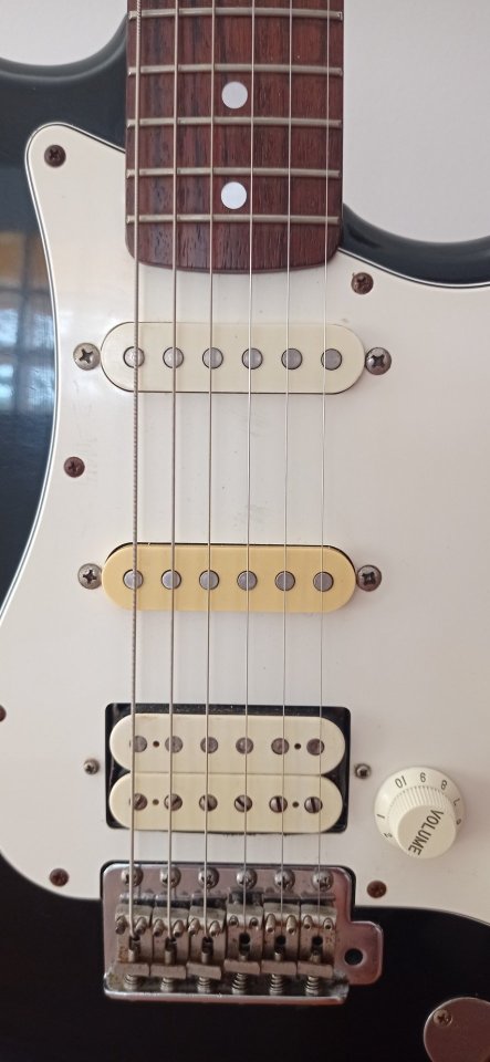 Guitarra eléctrica Squier Stratocaster Japón 1993 de segunda mano · Foto 5 de 10 · Cuenca · 270 €