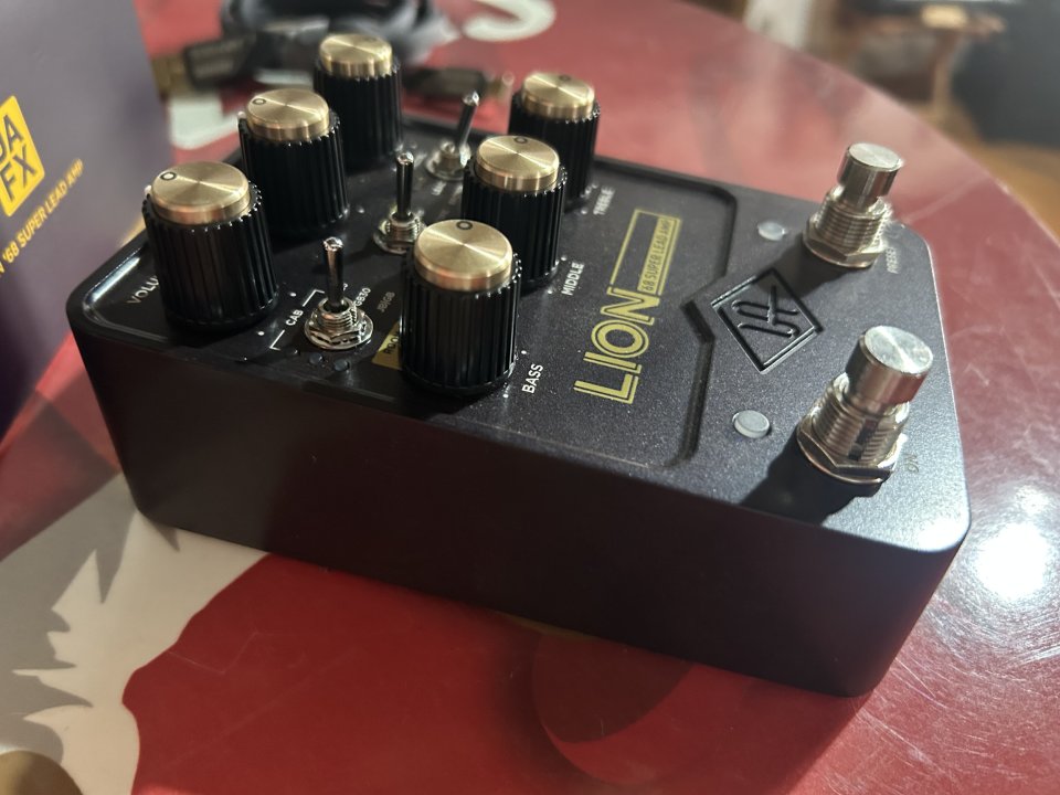 Universal Audio Lion 68 de segunda mano · Foto 4 de 8 · Huelva · 220 €