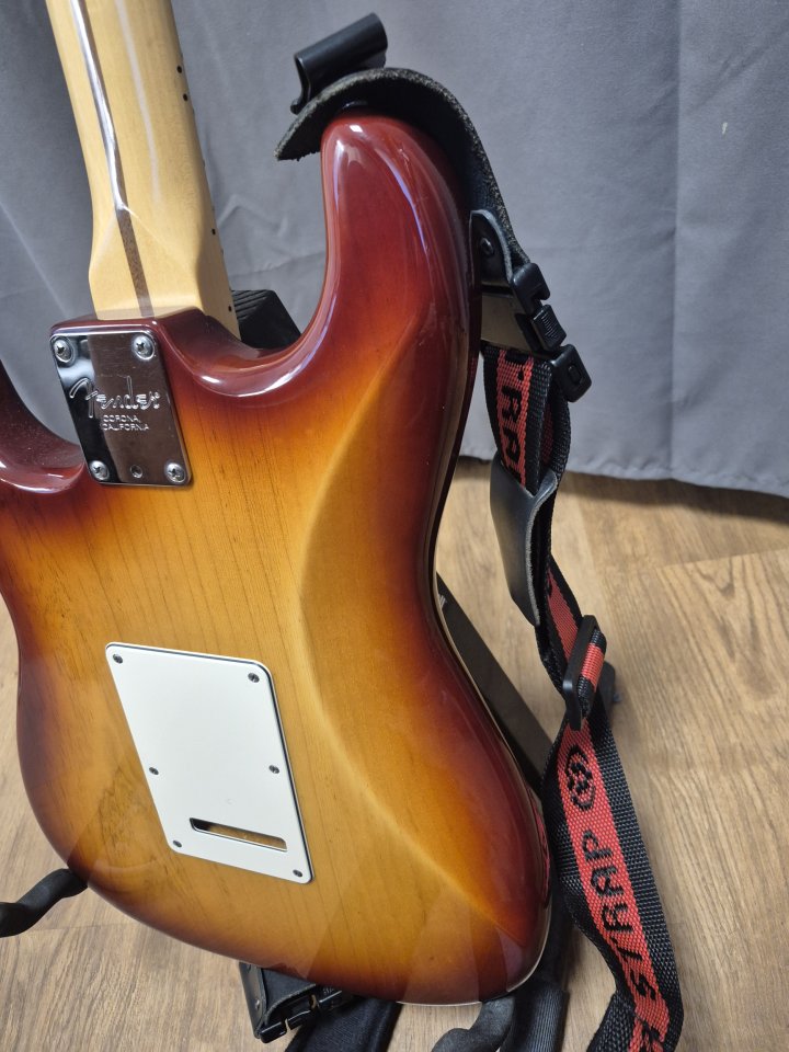 Fender stratocaster American standard sunburst 2011 de segunda mano · Foto 4 de 9 · Barcelona · 1150 €
