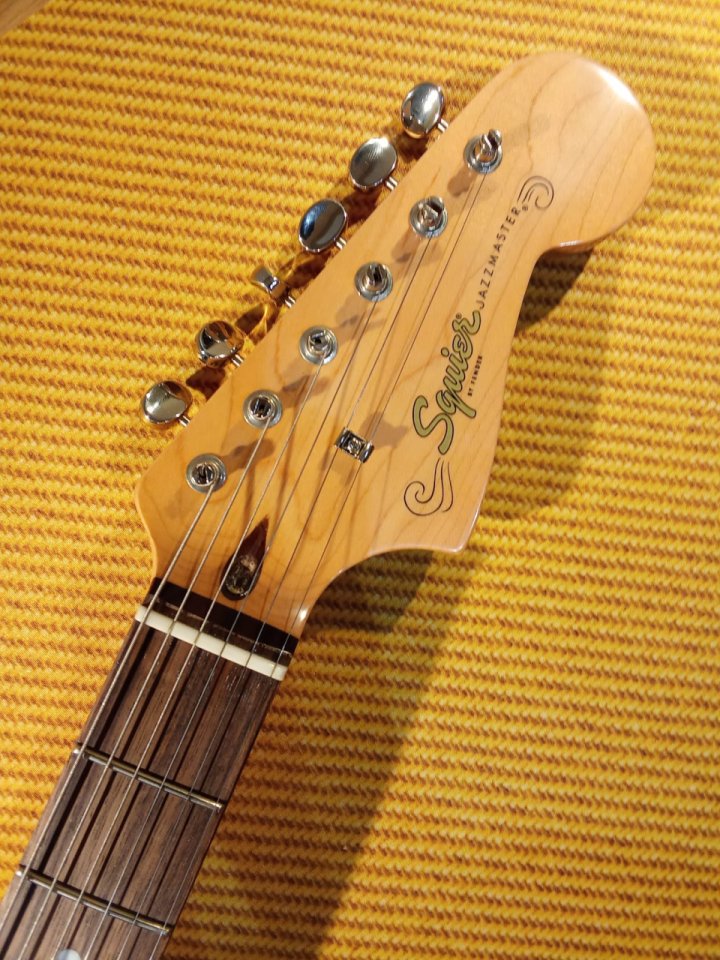 Squier Jazzmaster (Burgundy Mist)