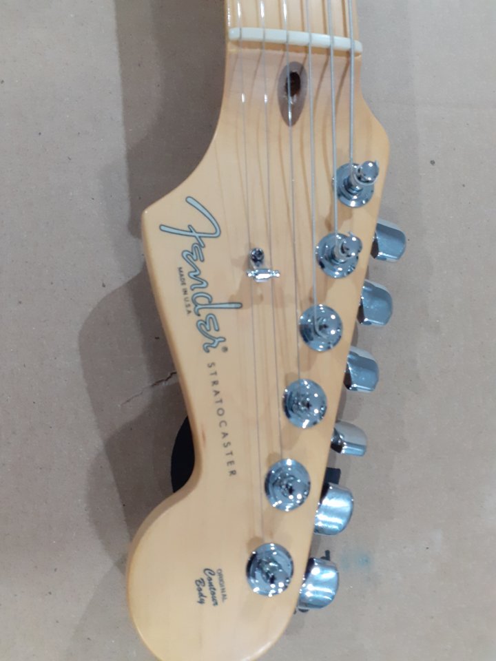 Fender Stratocaster de segunda mano · Foto 3 de 3 · Pontevedra · 1199 €