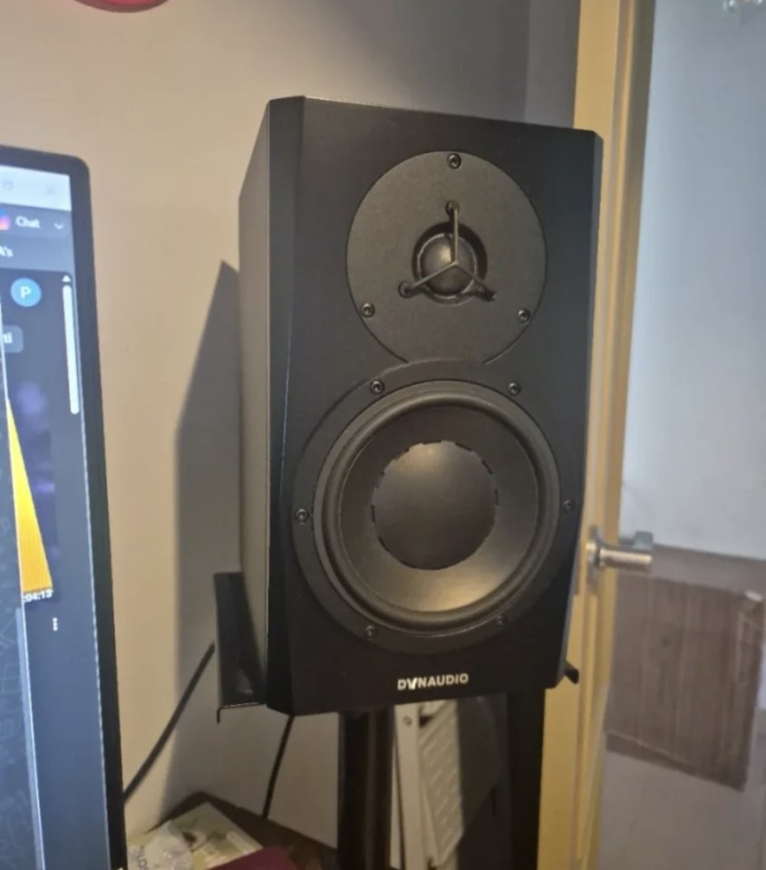 Dynaudio LYD 7 de segunda mano · Foto 2 de 4 · Sevilla · 635 €
