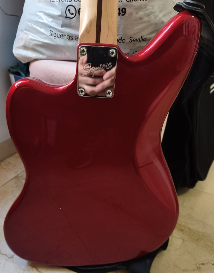 Bajo Squier Jaguar Bass Vint. Modif. SS Candy Apple Red de segunda mano · Foto 2 de 10 · Sevilla · 325 €
