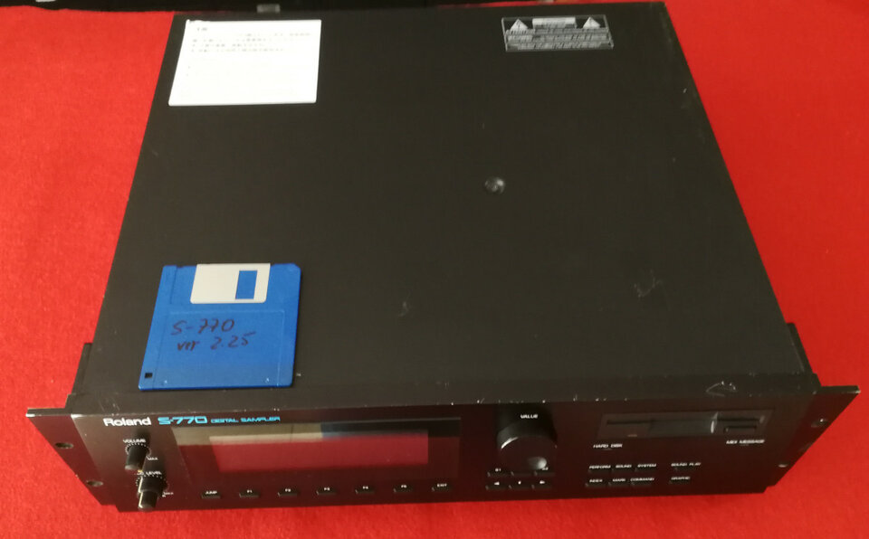 Roland S-770 Digital Sampler de segunda mano · Foto 3 de 7 · Girona · 800 €