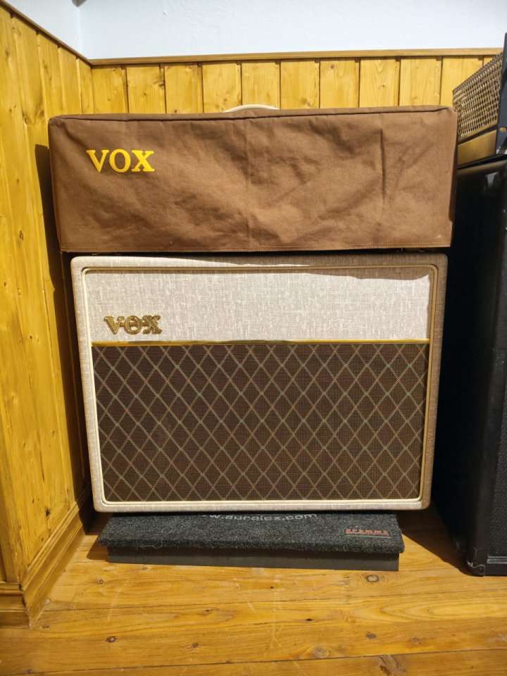 VOX AC30HWH + V212HWX 2x12 Alnico Blue (Hand-Wired) de segunda mano · Bizkaia · 1800 €