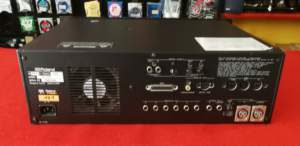Roland S-770 Digital Sampler de segunda mano · Foto 4 de 7 · Girona · 800 €