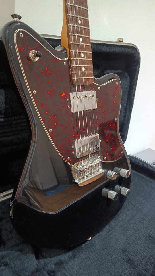Fender Toronado Deluxe 1998 MIM Primera Edición de segunda mano · Foto 3 de 6 · Zaragoza · 2250 €