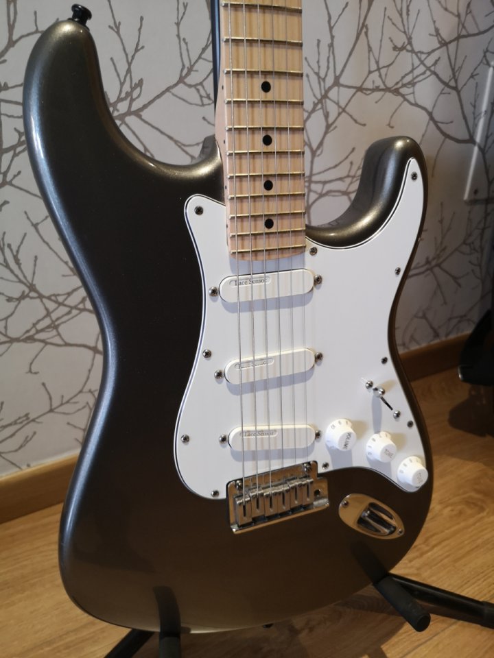 Fender American Standard Stratocaster con Lace Sensor 2 Gold + 1 Red