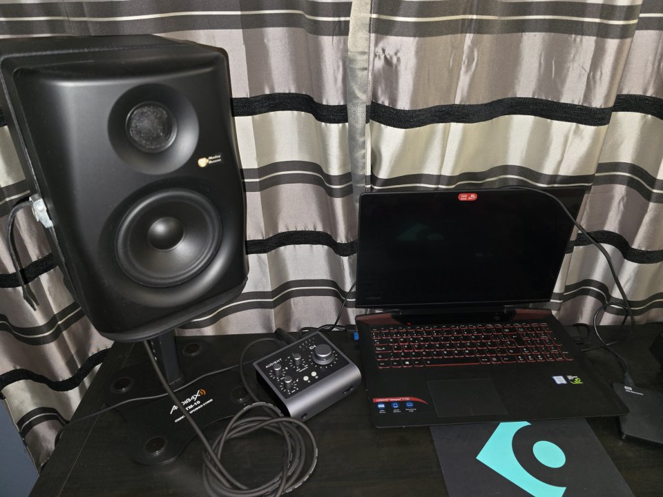 EN VENTA HOMESTUDIO de segunda mano · Foto 1 de 4 · Madrid · 1200 €