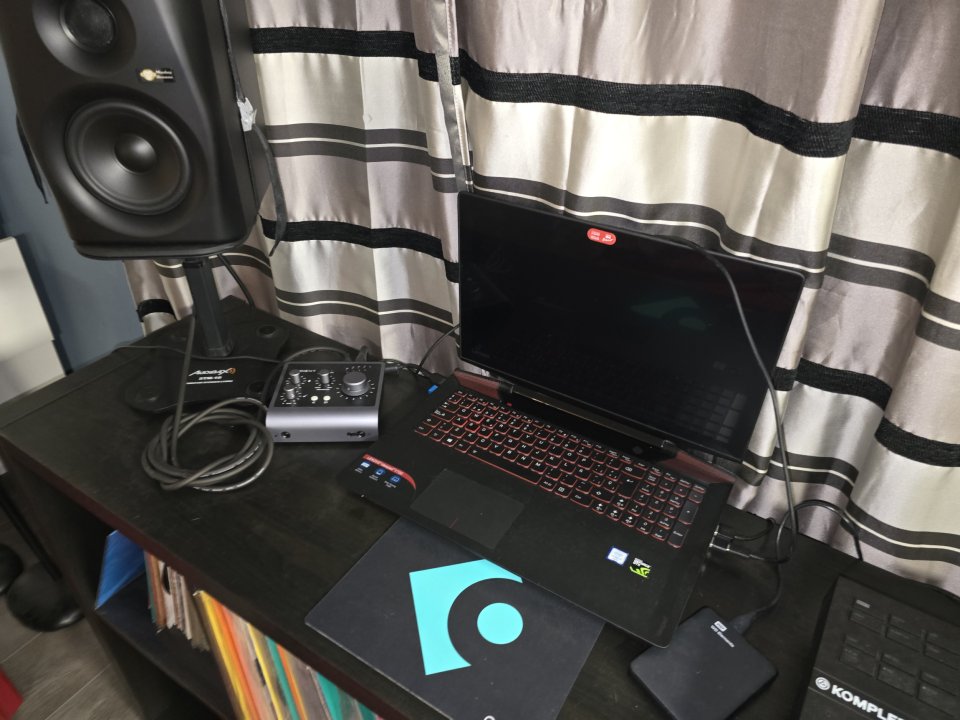 EN VENTA HOMESTUDIO de segunda mano · Foto 2 de 4 · Madrid · 1200 €