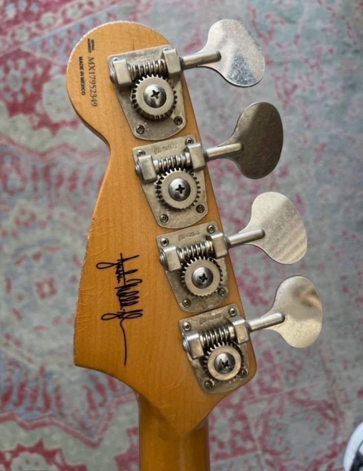 Fender Mustang JMJ Justin Meldal Johnsen Road Worn Bass