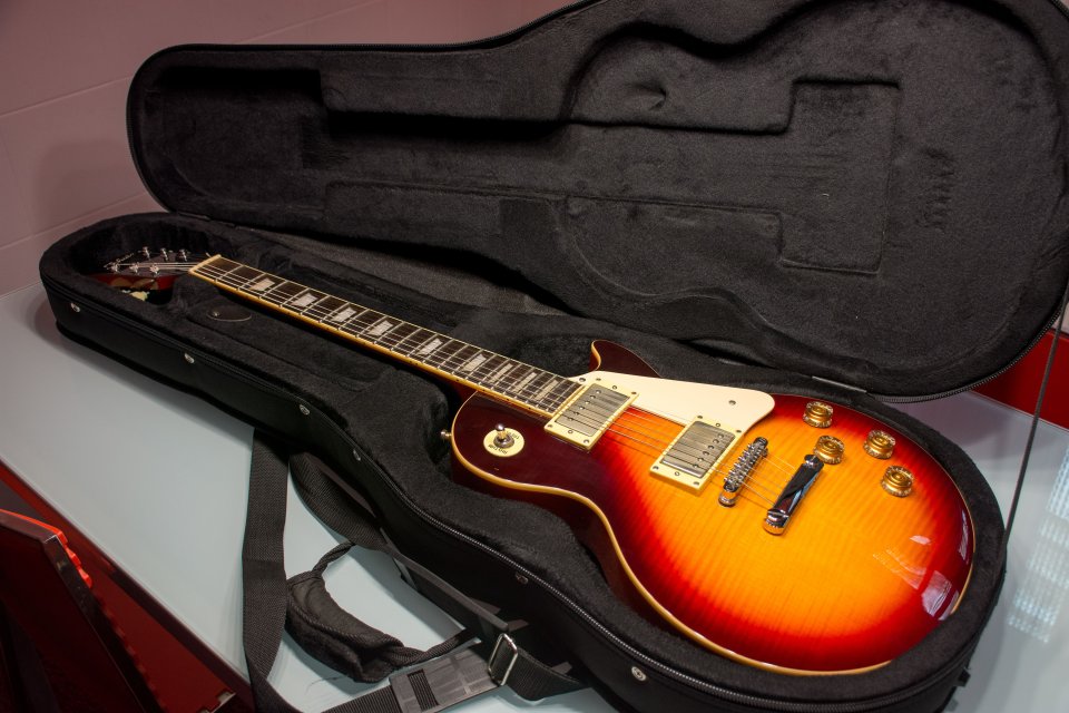 Tokai Love Rock + estuche semirrígido