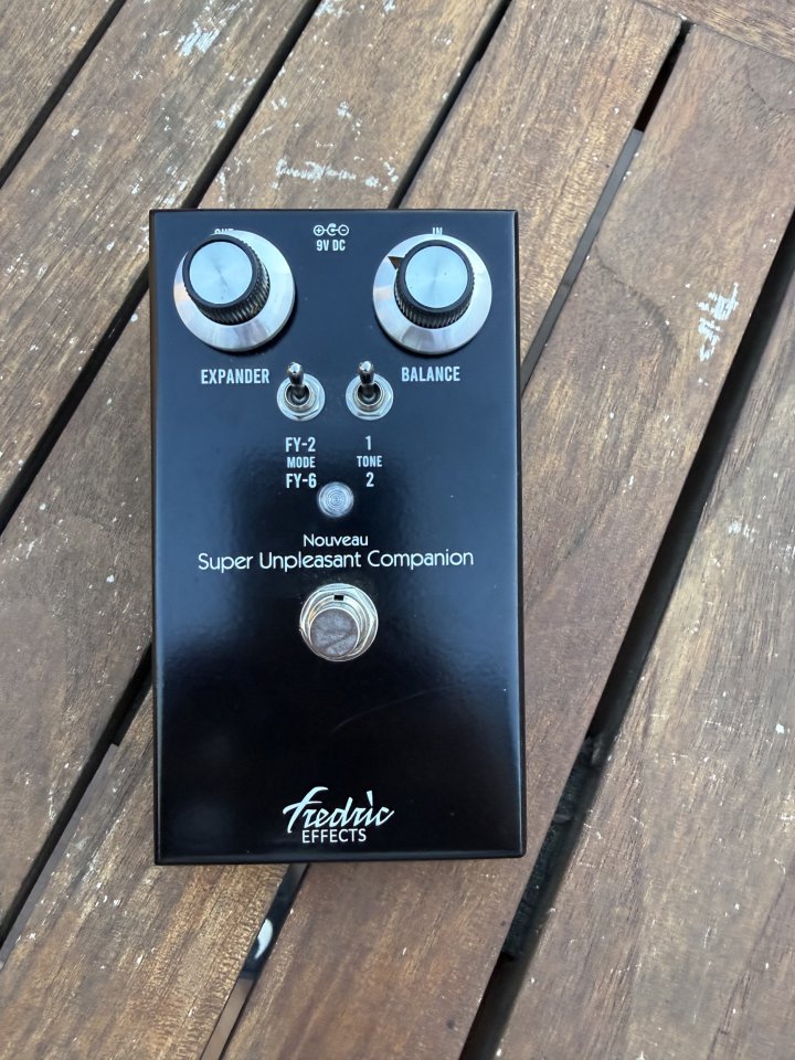 Arsenal de pedales (Death by Audio, PPPC, Atmosfera 6, etc...) de segunda mano · Foto 8 de 9 · Valencia · 1830 €