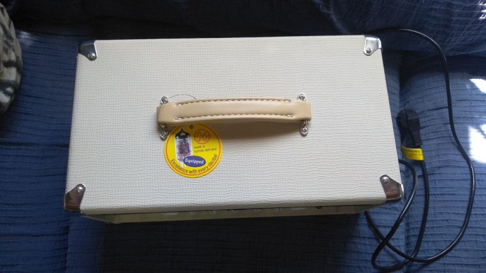Ampli Harley Benton TUBE15 head Nuevo sin válvulas de segunda mano · Foto 2 de 6 · Valencia · 90 €