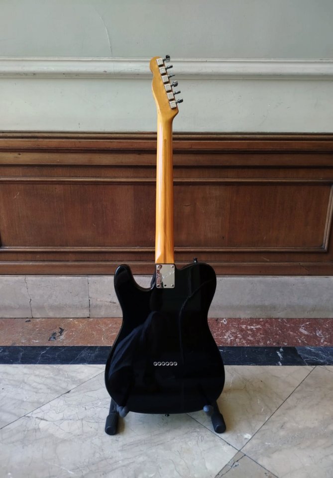 Fender American Standard Telecaster USA 1988 Black + Estuche de segunda mano · Foto 2 de 10 · Barcelona · 1950 €