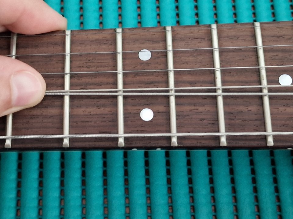 Yamaha Pacifica 212VQM CMB con funda y accesorios