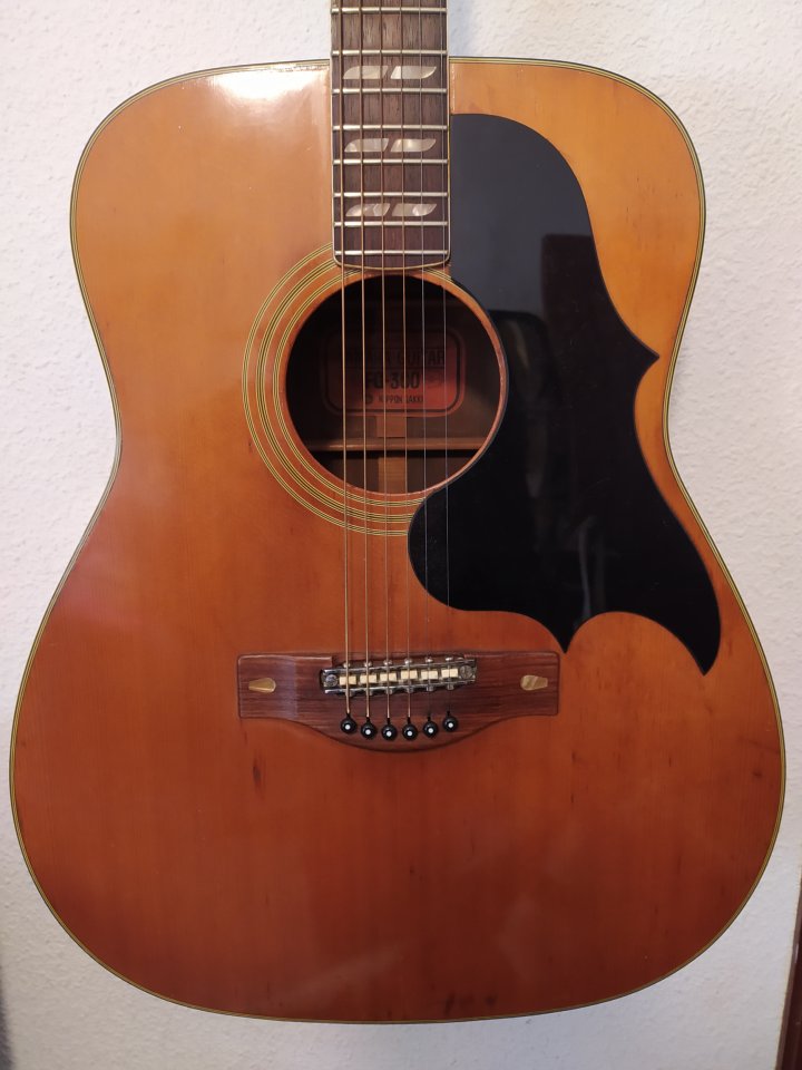 Guitarra acústica Yamaha Japan