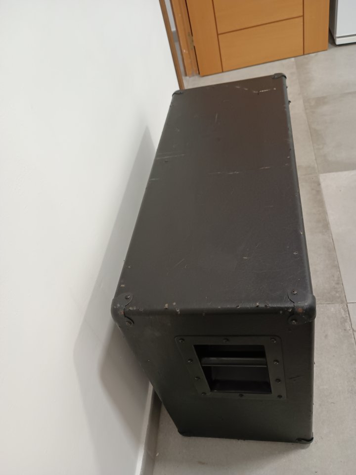 Pantalla 2x12 V30 Harley benton de segunda mano · Foto 5 de 7 · Málaga · 160 €