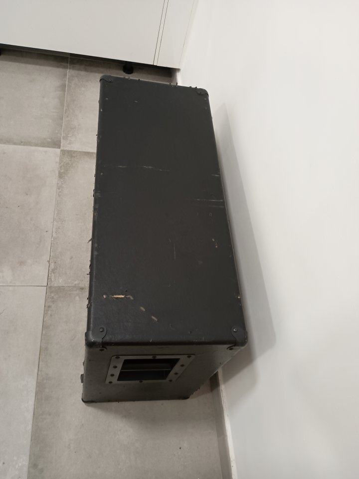 Pantalla 2x12 V30 Harley benton de segunda mano · Foto 6 de 7 · Málaga · 160 €