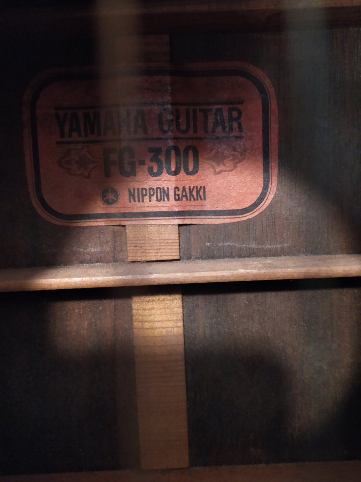 Guitarra acústica Yamaha Japan