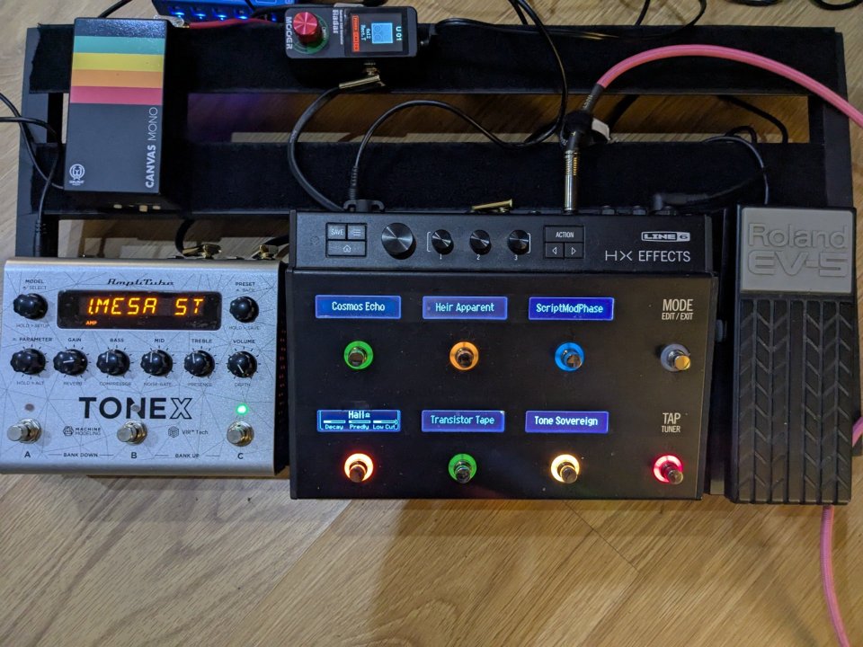 Line 6 HX Effects de segunda mano · Foto 1 de 3 · Cádiz · 350 €