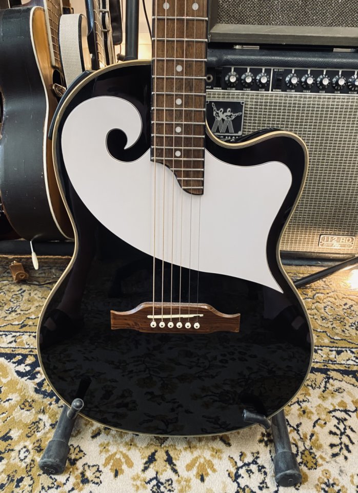Epiphone SST Studio Chet Atkins de segunda mano · Foto 1 de 5 · Madrid · 700 €