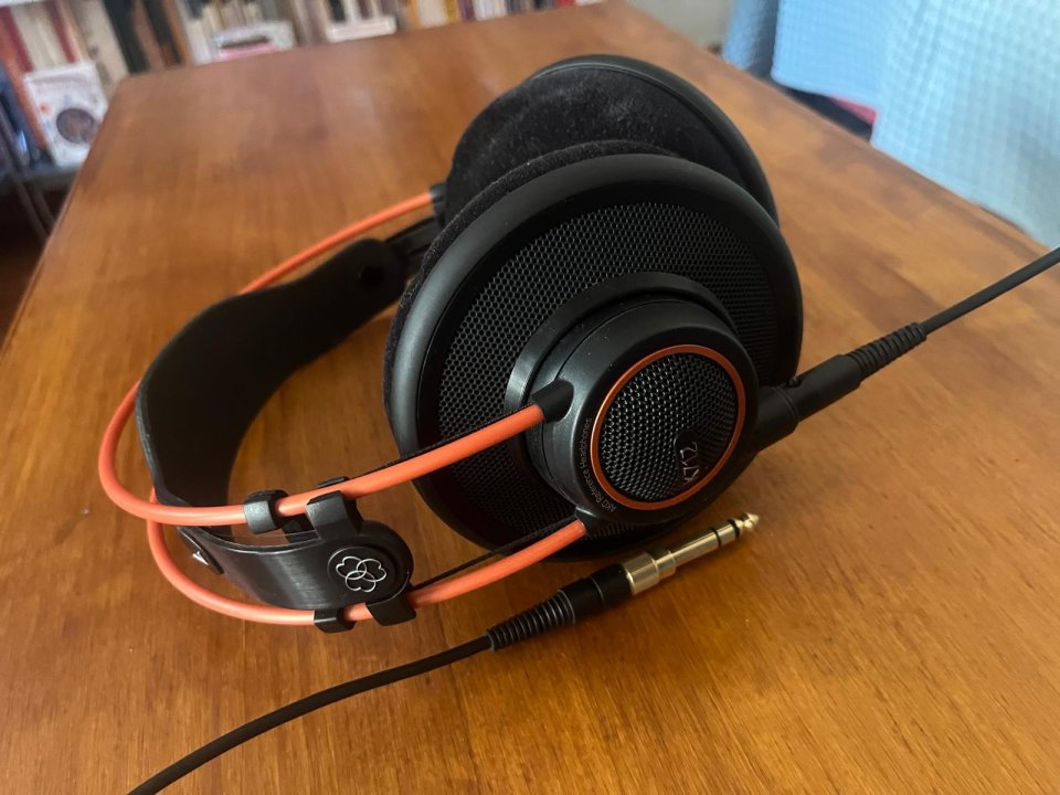 Auriculares AKG K712 Pro de segunda mano · Foto 1 de 2 · Barcelona · 170 €