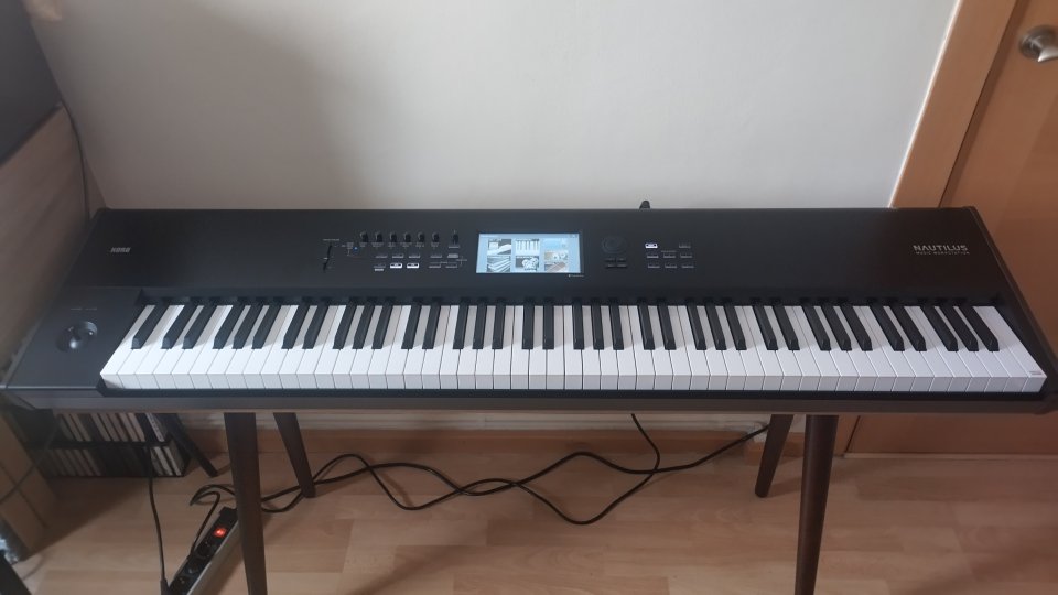 Workstation Korg Nautilus 88 de segunda mano · Foto 1 de 9 · Zaragoza · 1500 €