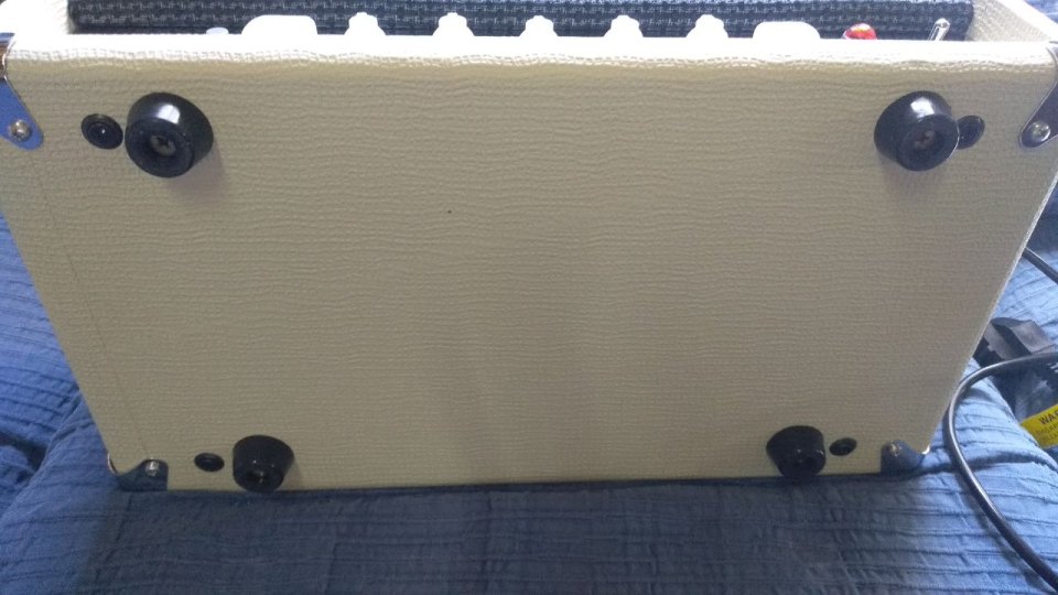 Ampli Harley Benton TUBE15 head Nuevo sin válvulas de segunda mano · Foto 3 de 6 · Valencia · 90 €