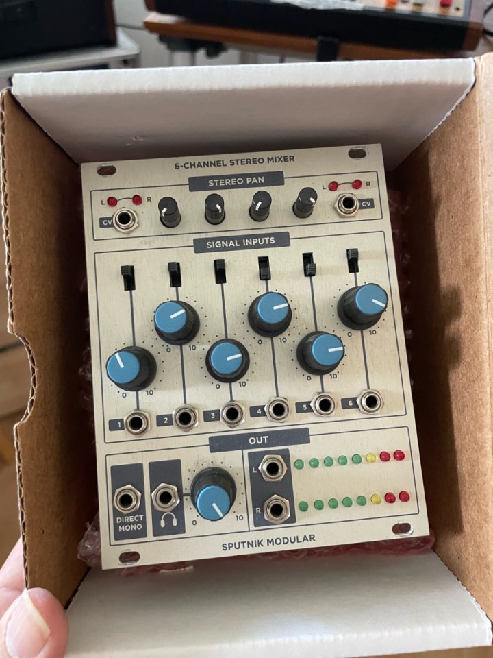 Sputnik Stereo Mixer de segunda mano · Foto 1 de 2 · Madrid · 100 €