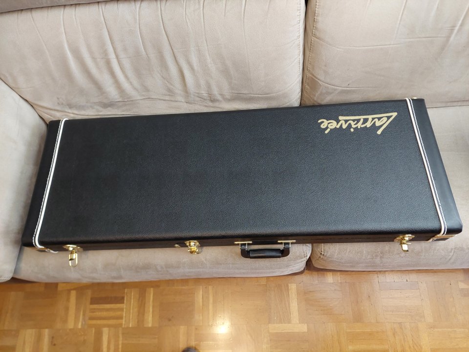 Larrivee baker-t classic boutique impecable