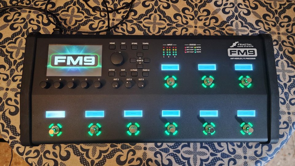 Fractal Audio FM9 + Cab packs & IRs extra