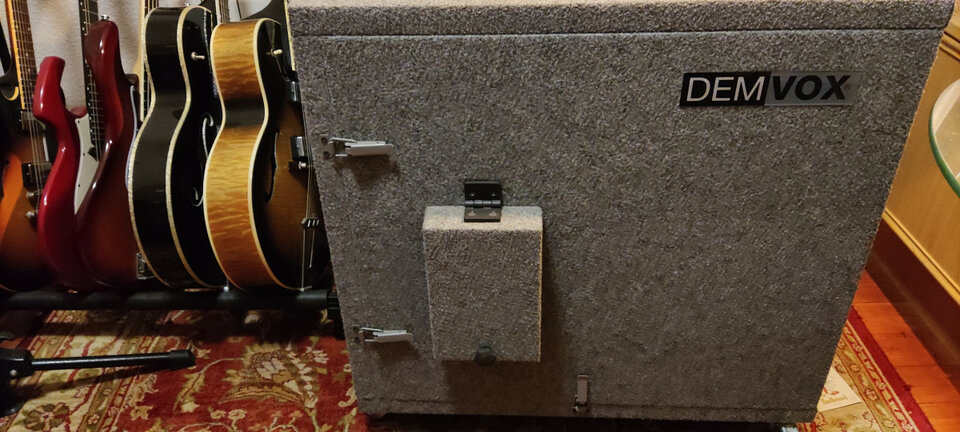 DEMVOX -Caja Insonorizada Grabación de Amplis