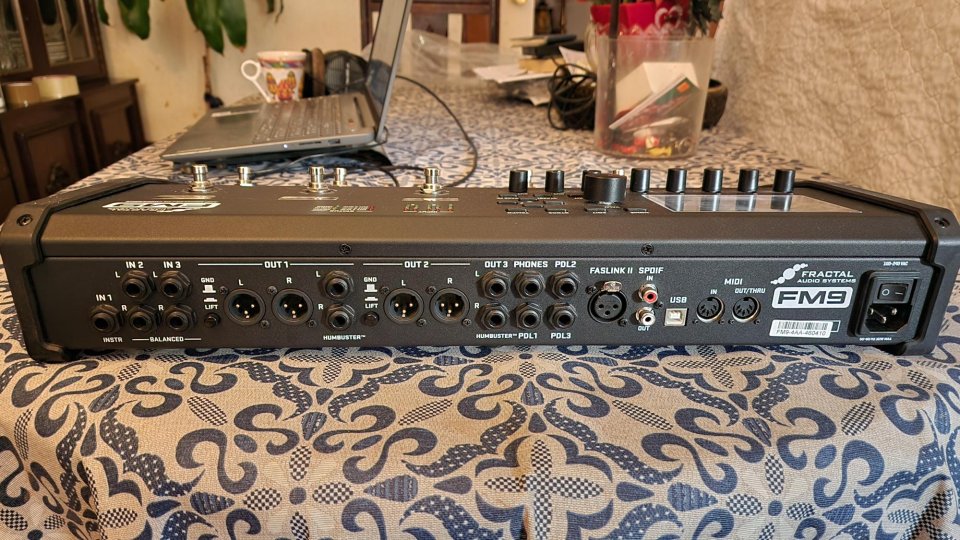 Fractal Audio FM9 + Cab packs & IRs extra