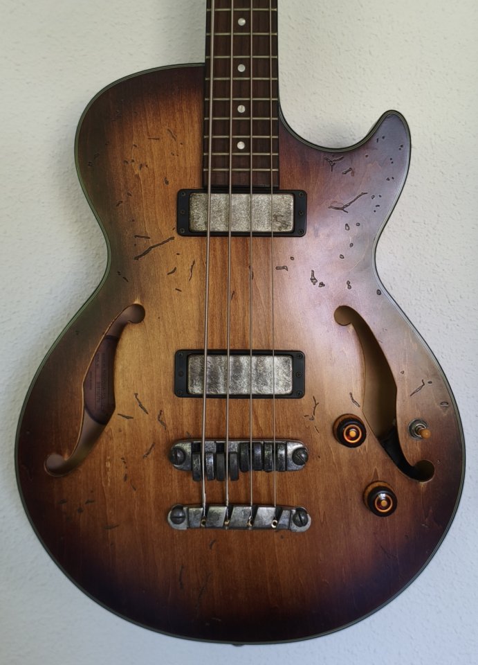 Bajo Ibanez Artcore AGB200 de segunda mano · Foto 1 de 6 · Salamanca · 450 €
