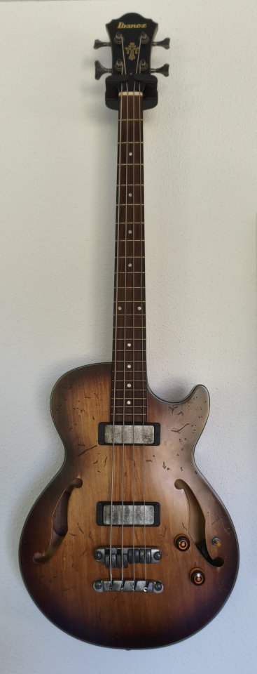 Bajo Ibanez Artcore AGB200 de segunda mano · Foto 2 de 6 · Salamanca · 450 €