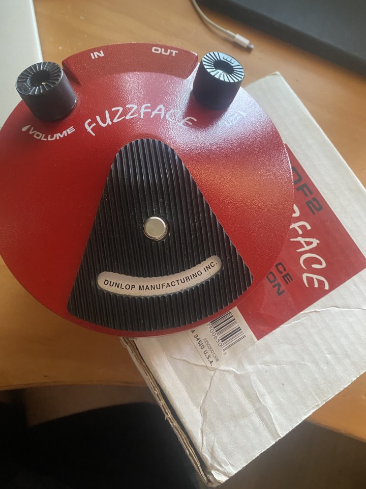 RESERVADO Dunlop Fuzz Face Jimi Hendrix Germanium de segunda mano · Foto 1 de 4 · Zaragoza · 145 €