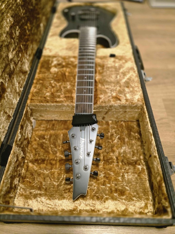 Ibanez RG5328 LDK de segunda mano · Foto 4 de 6 · Navarra · 1450 €