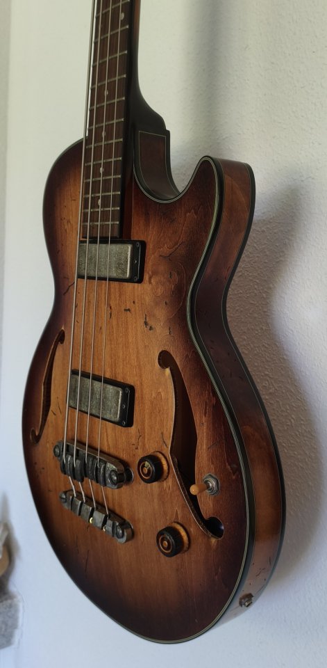 Bajo Ibanez Artcore AGB200 de segunda mano · Foto 3 de 6 · Salamanca · 450 €