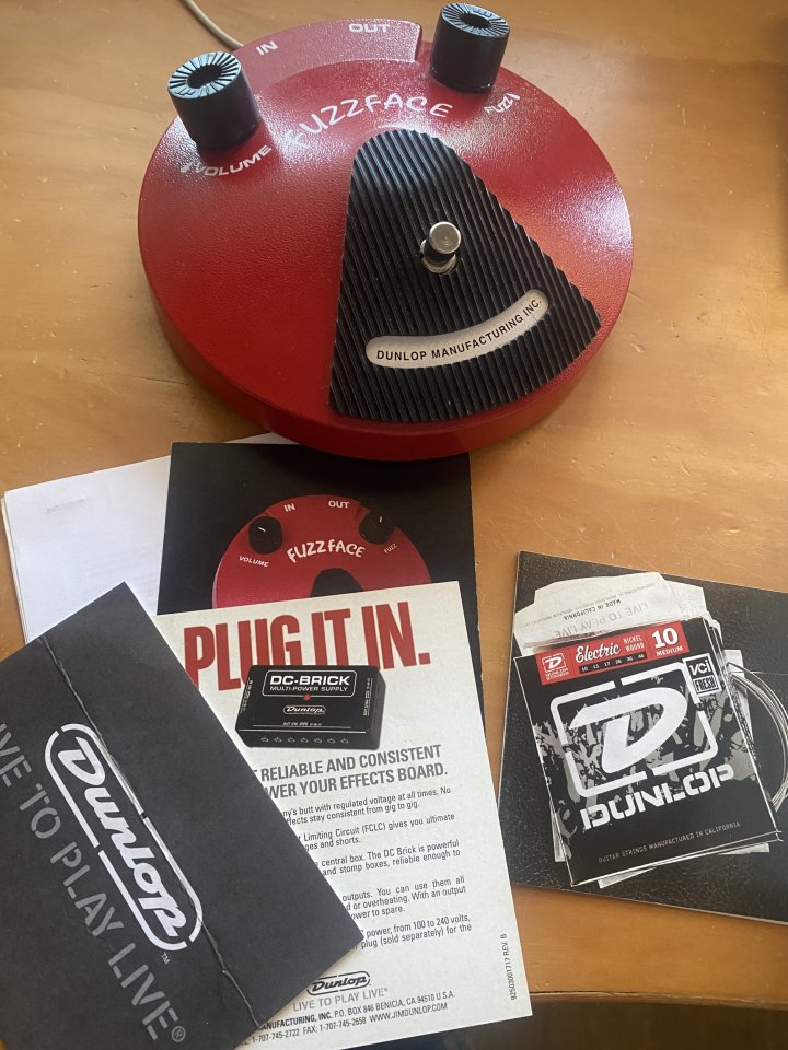 RESERVADO Dunlop Fuzz Face Jimi Hendrix Germanium de segunda mano · Foto 2 de 4 · Zaragoza · 145 €