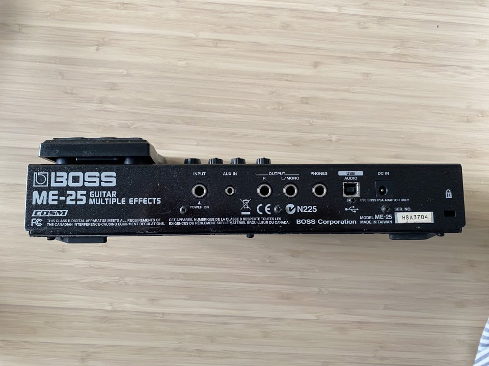 Pedalera multiefectos Boss ME-25