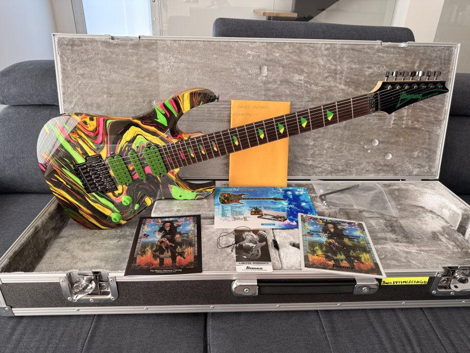 Ibanez UV77RE-MC Steve Vai Signature Universe Reissue 2010 - Multi-Color