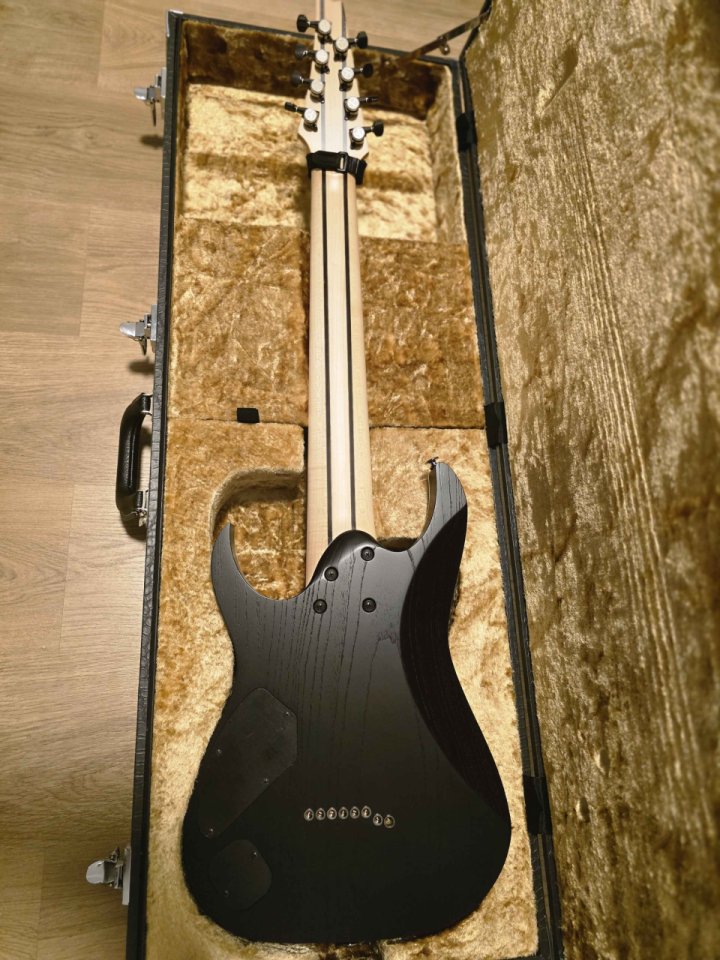 Ibanez RG5328 LDK de segunda mano · Foto 5 de 6 · Navarra · 1450 €
