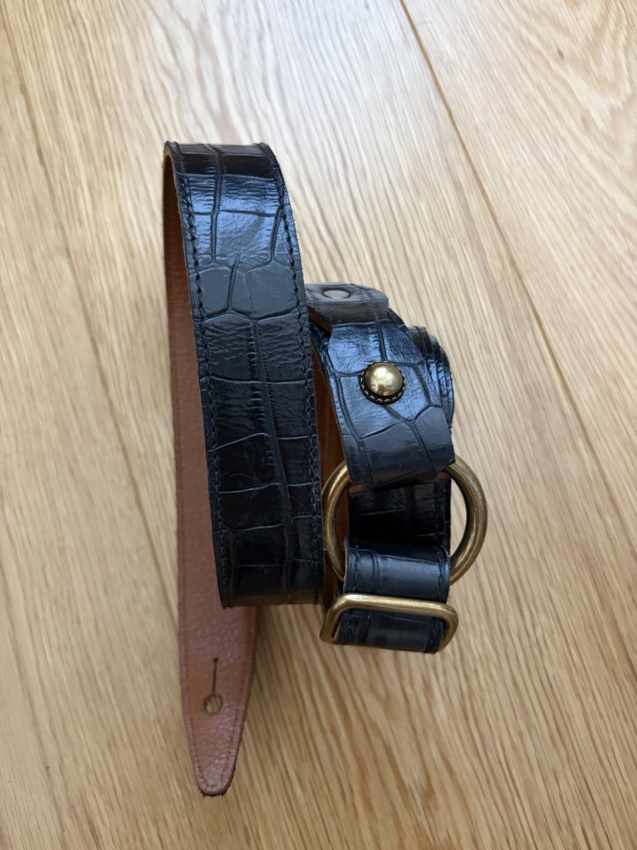 Correas (Bluebell, Fender, Gibson, Levy) de segunda mano · Foto 1 de 7 · Alicante · 777 €