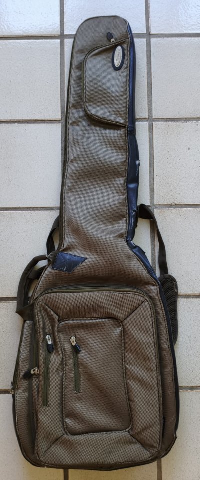 Bajo Ibanez Artcore AGB200 de segunda mano · Foto 6 de 6 · Salamanca · 450 €