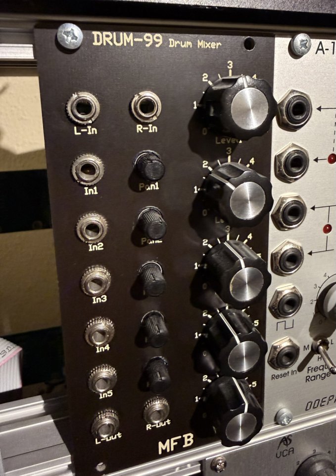 Modulo Eurorack MFB Drum 99 de segunda mano · Cuenca · 100 €