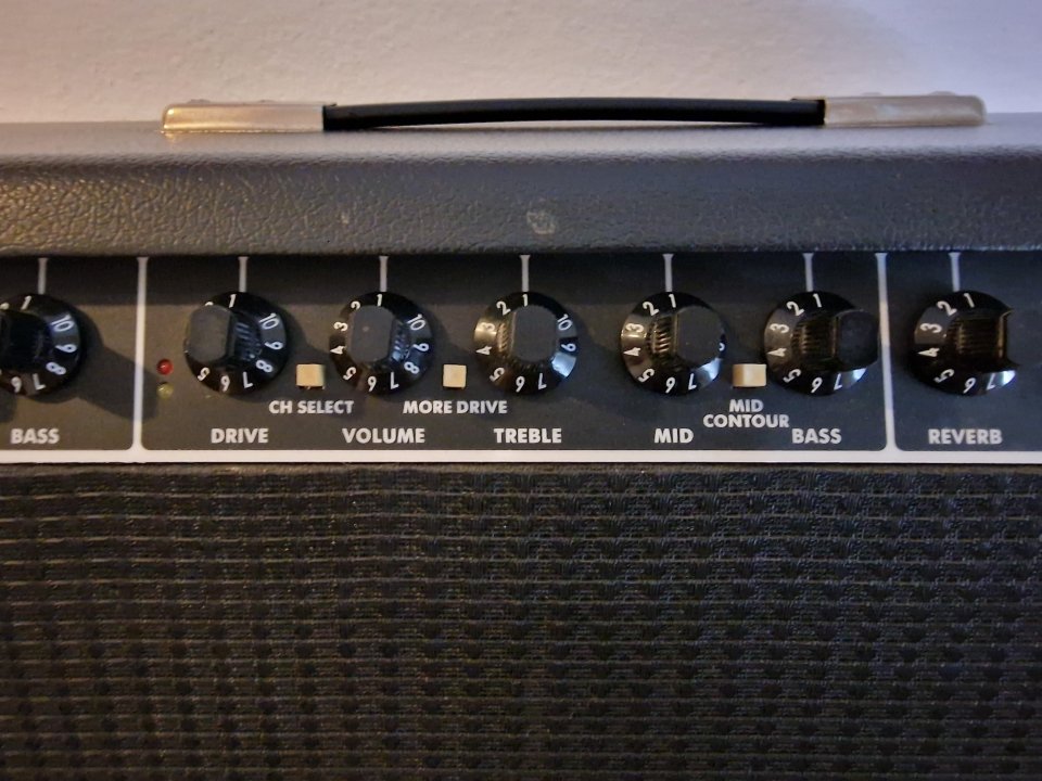 Fender FM212R revisado