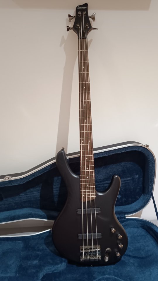 Bajo Ibanez Ergodyne EDB550 Indonesia + Estuche de segunda mano · Foto 1 de 10 · Zaragoza · 550 €